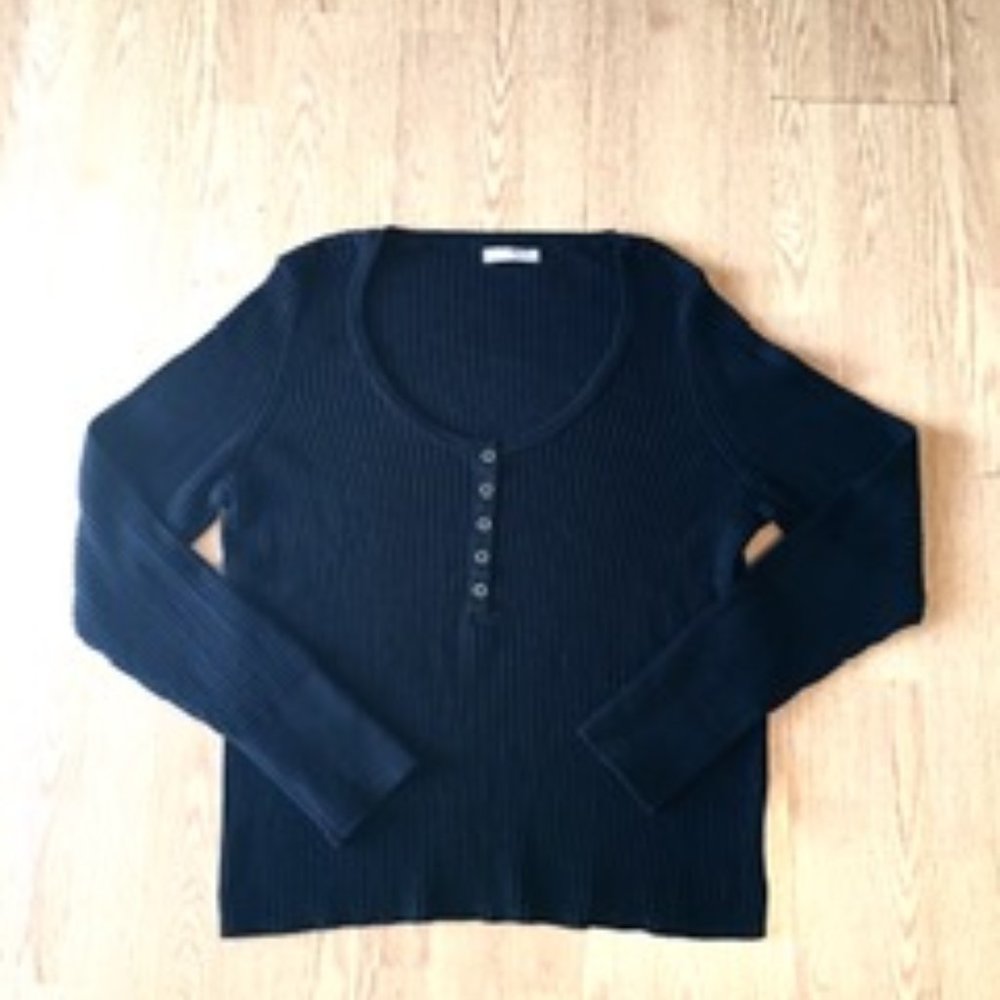 (NEW) Black Long Sleeve  Button Down Crew Neck Top - Size XXXL